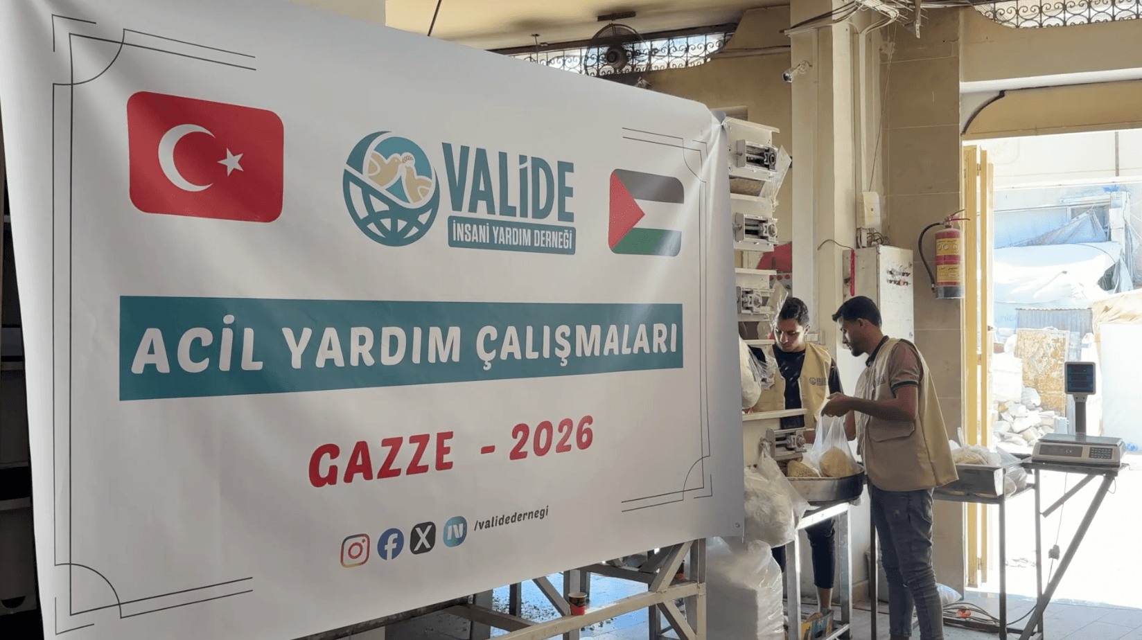 Gazze’deki Mağdur Ailelere Ekmek Dağıtımı Gerçekleşti