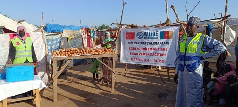 Kamerun'da Sel Felaketi Sonrası Sıcak Yemek Yardımı