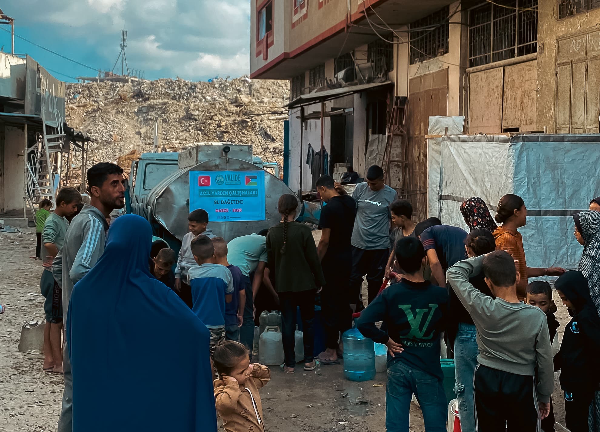 Valide İnsani Yardım Derneği'nden Gazze'ye Yeni Temiz Su Desteği