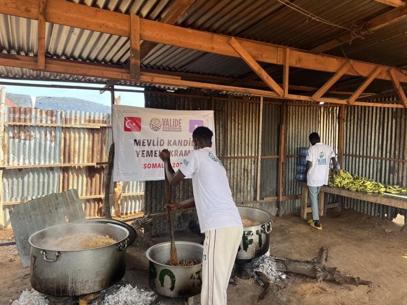 Somali’de Mevlid Kandili Bereketi Paylaşıldı