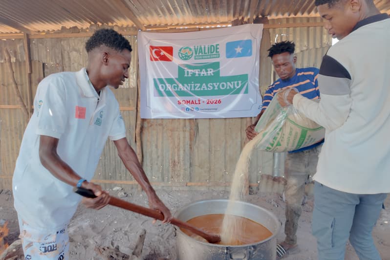 Somali’de İftar Sofraları Kardeşlik Köprüleriyle Kuruluyor